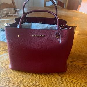 Micheal kors bag never used